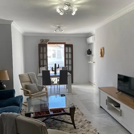 Centro Del Vino Tandal דירה